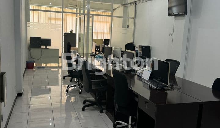 RUKO KOMERSIAL HADAP JALAN RAYA SIAP BEROPERASI DI STRATEGIS AREA SURABAYA TIMUR DEKAT DENGAN MANYAR, KLAMPIS, SEMOLOWARU, SUKOLILO, TOL WARU-JUANDA