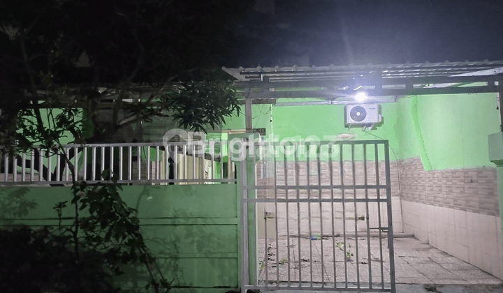 RUMAH TERAWAT SEMI FURNISHED DAN SIAP HUNI DEKAT DENGAN RAYA MERR, KEPUTIH, MULYOSARI, WONOREJO