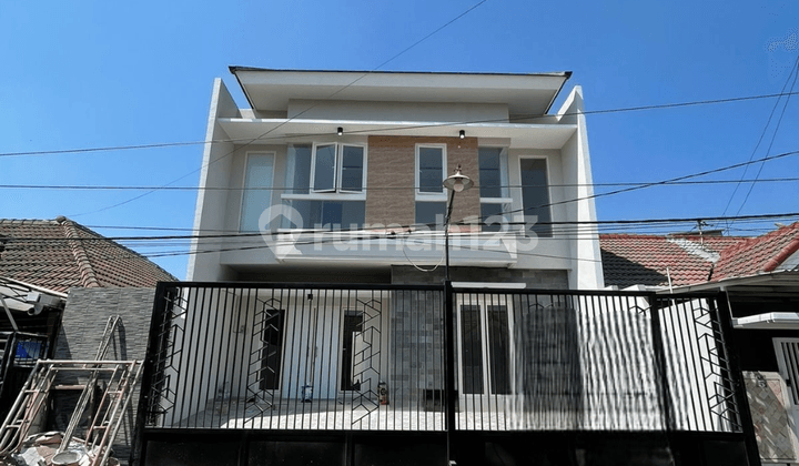 Turun Harga 450 Jt !! Rumah New Gress 4+1 KT di Sutorejo Prima (Area Favorit) Dekat Mulyosari, Mulyorejo, Kenjeran