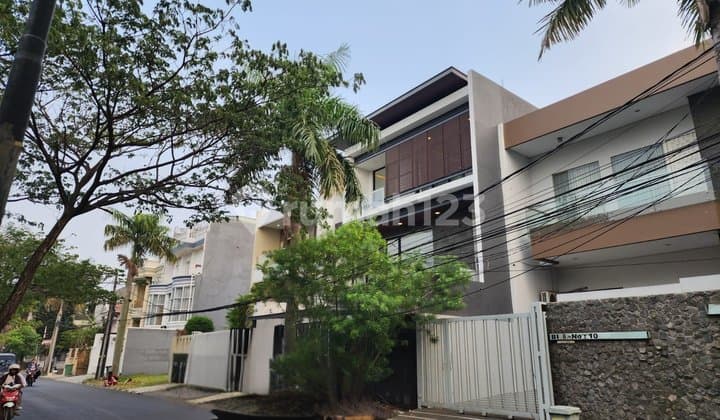 Rumah Mewah Dan Strategis Di Citra 2 Ext, Jakarta Barat