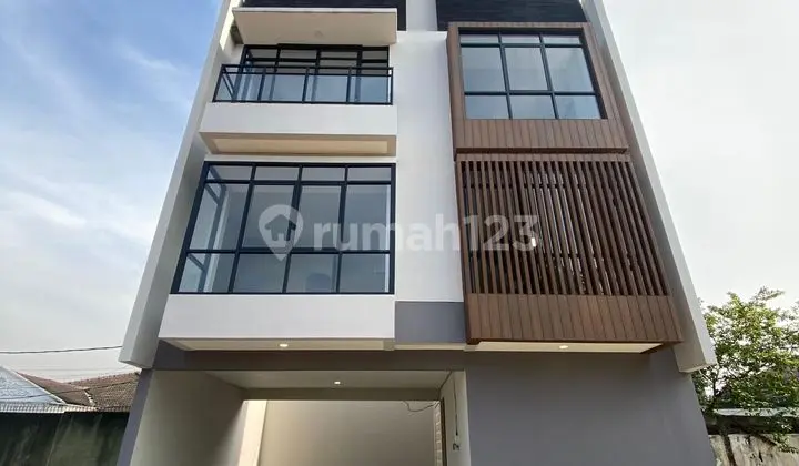 Di Jual Rumah Mewah Lokasi.strategis di Kemang Jaksel