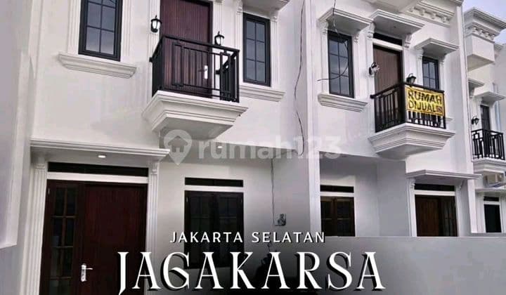 Di ******** 2 Lantai Lokasi ******** Jagakarsa