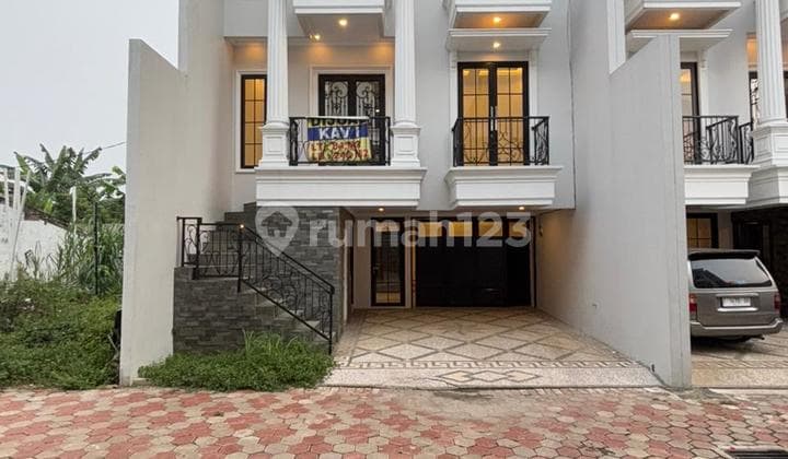 Di Jual Rumah Mewah Dalam Cluster Lokasi Strategis di Jagakarsa