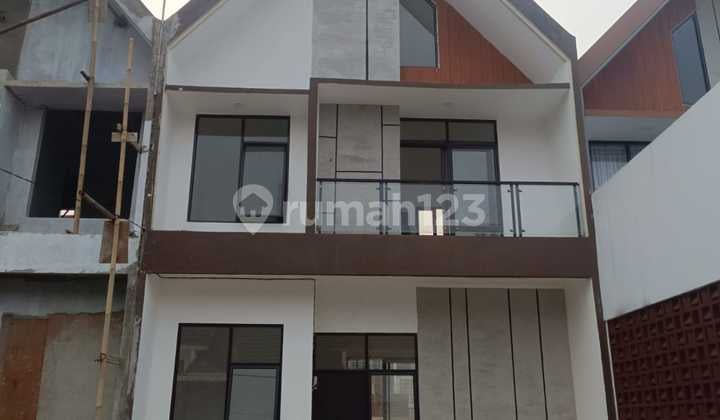 Rumah 2 Lantai Di Pamulang Bebas Banjir