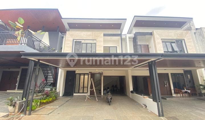 Di Jual Rumah Mewah di Lenteng Agung Jakarta Selatan.strategis