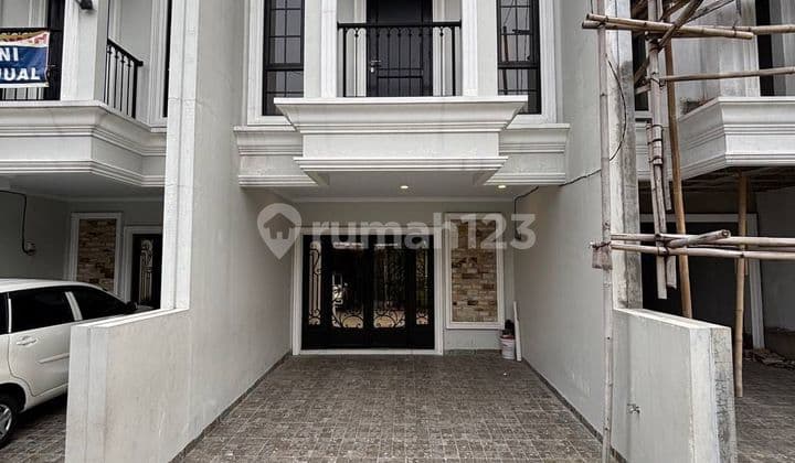 Di Jual Rumah Mewah di Tanah Baru Depok Lokasi.strategis