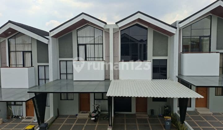 Di Jual Rumah Baru Lokasi Strategis Dijagakarsa