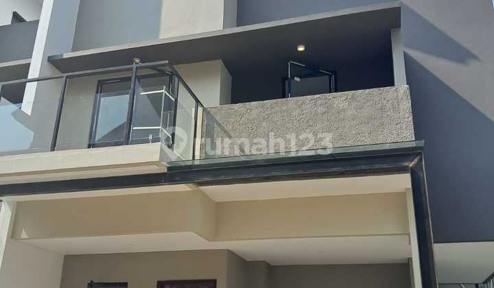 2-Story House in Bintaro Area Ready to Occupy KPR Available Near KRL