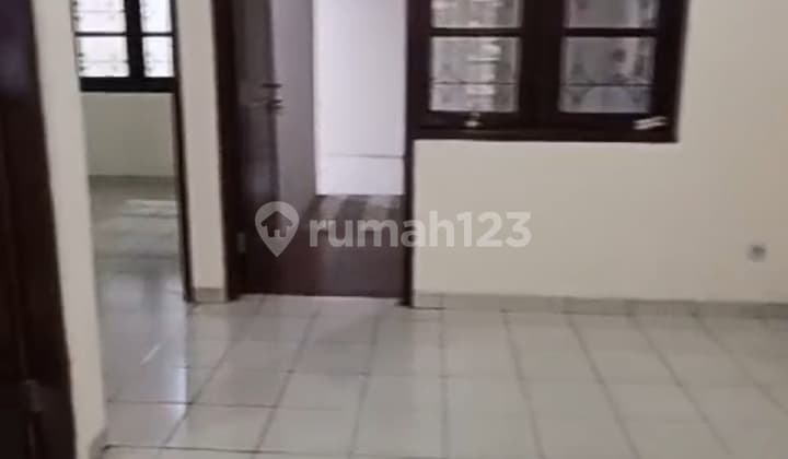 Rumah 1 Lantai Dekat Sekolah Pilar di Metland Puri