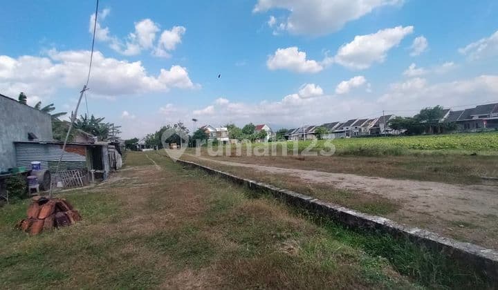 Land Ready to Build Near Suncity Mall, Price Around 2 Million