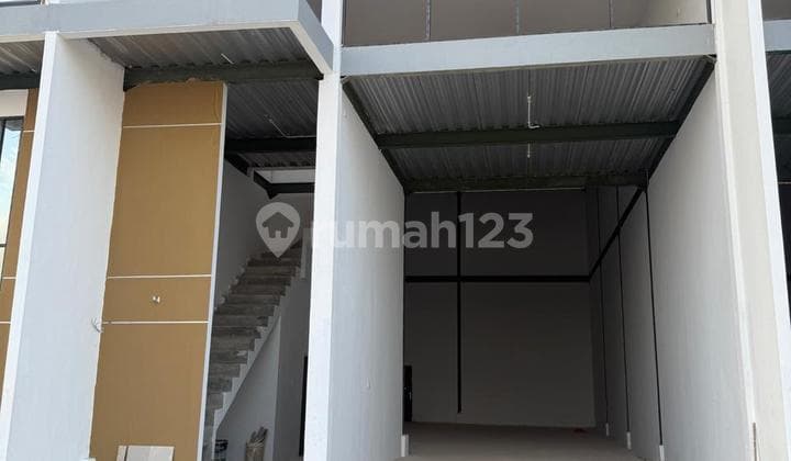 Dijual Gudang Bandara Luas Tanah 8x30 =240.banggunan Lt 1.=8x20 =160.lantai 2. 8x6 =48mjumlah Bangunan =208m.harga Jual 2.6m Pajak Masing²