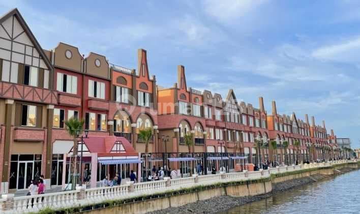 La Riviera Amsterdam Pik2 Attached Shophouse, Strategic Location