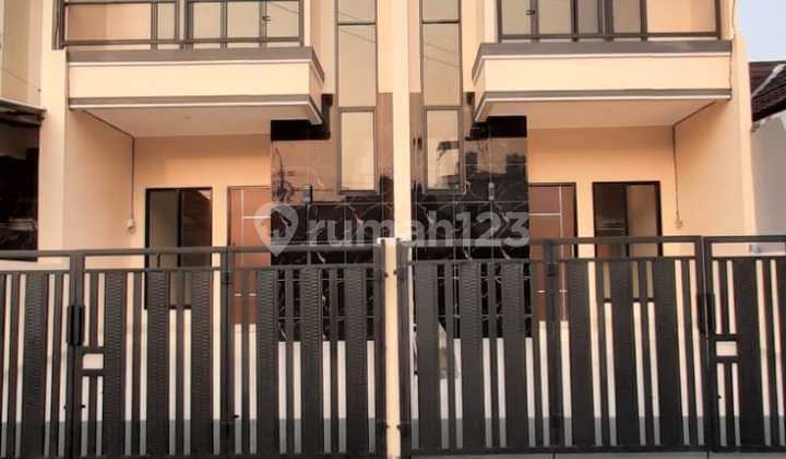 Rumah Baru 2 Lantai Villa Melati Mas, Serpong