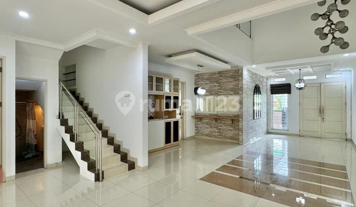 House Very Well Maintained Newly Fully Renovated