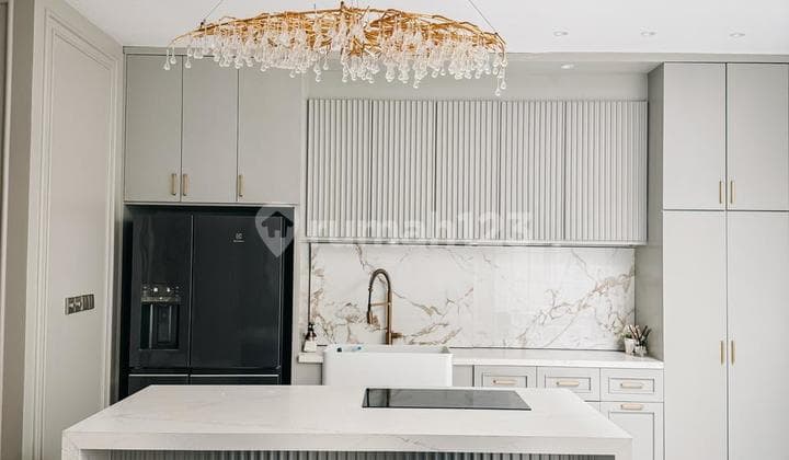 Dijual Rumah Cantik Furnished Golf Island