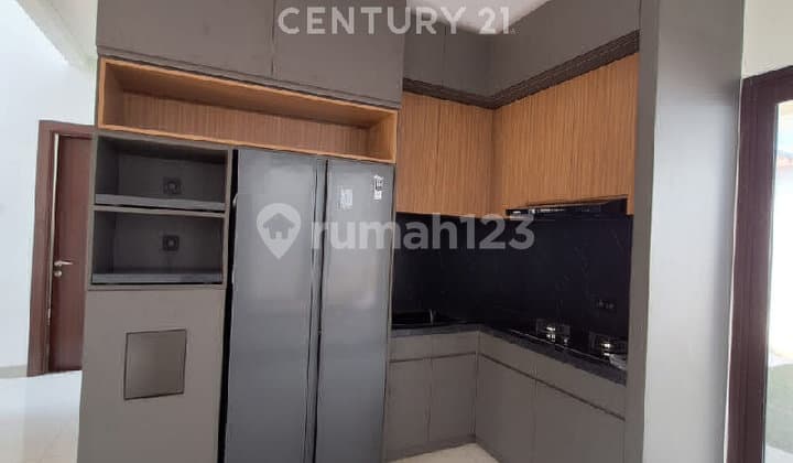 Rumah 2 Lantai di Simpruk Lippo Cikarang Dijual Segera