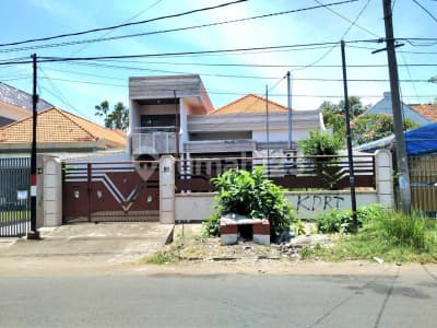Dijual Rumah Jalan Argopuro Hitung Tanah di Tengah Kota