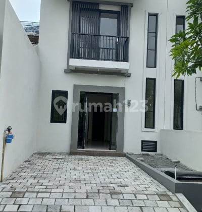 Dijual Rumah Menanggal Selatan Gress Minimalis Siap Huni