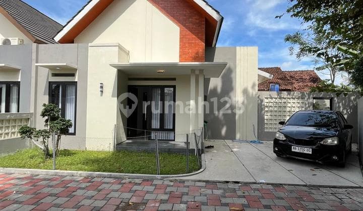Rumah Cantik Scandinavian Style Kekinian Dalam Mini Cluster Di Wedomartani Ngemplak Sleman