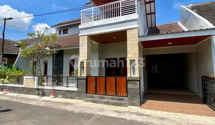 Istimewa!!rumah Klasik Cantik Tanah Luas Perumahan One Gate Di Tirtomartani Kalasan Sleman Dekat Gedung Lpmp