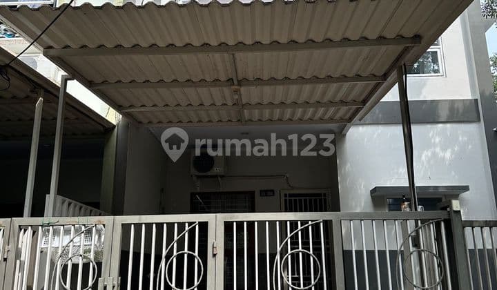 Dijual Rumah Cantik Semi Furnish di Bsd.