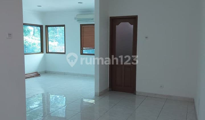 For Rent: House for Business in Duren Tiga, South Jakarta