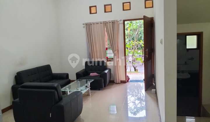 Disewakan Rumah 2 Lantai Pesona Khayangan Depok Full Furnished