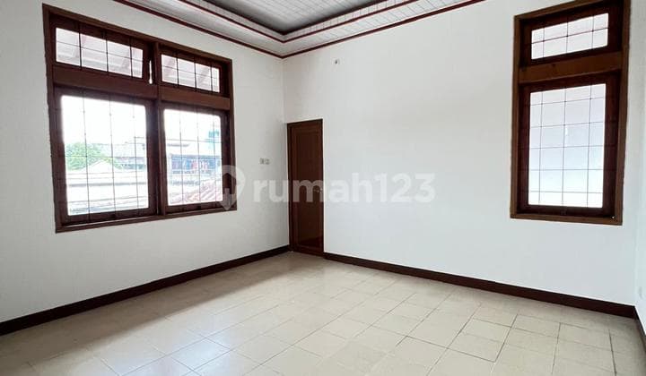 Disewakan Rumah / Kantor Di Pejaten 2 Lantai Siap Huni