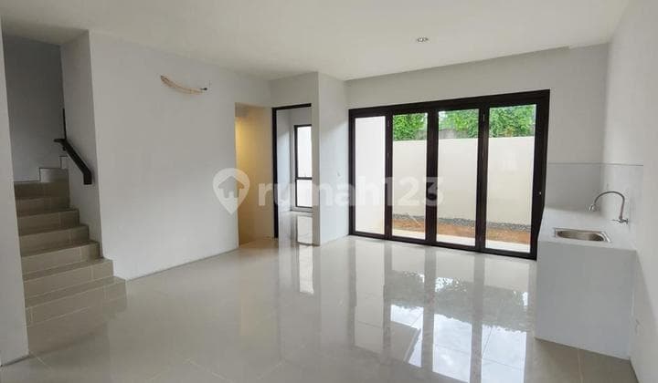 Di Jual Rumah di Perumahan Citra Garden Serpong Tanggerang Cluster Aeris Unit Malva Blok A 12/09 Luas Tanah 105 M2 ( 7X15 )Meter Luas Bangunan 95 M2. Kamar Tidur 3 Kamar Mandi 3 Carpot 2 Mobil Letak Bagus Sekali Depan Ada Taman. Harga 2,4 M Nego