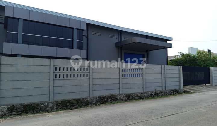 Kawasan Industri Mekar Jaya Sepatan Tanggerang L.t. 2000 M² L.b .1468 M² Izin Industri Akses Jalan Container 40 Feet Bangunan Tepi Tinggi 8,5M Tinggi Tengah 12 M Office 2 Lantai dengan Acces Loby Listrik 11000 Kva Harga 15 M Nego