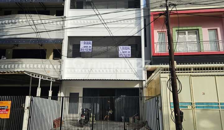 Dijual Ruko/Kantor/ Komersial di Mandala Utara Tomang Jakbar Cocok Sekali untuk Usaha Apa Saja, Perkantoran Dekat. Kampus Ibek LT 177 M² (6,5 X 27 M²) LB 420 M² Tingkat 4 Lantai Kondisi Siap Pakai Ada Ruang Kantor. Listrik13000 Watt Harga 11 M Nego.