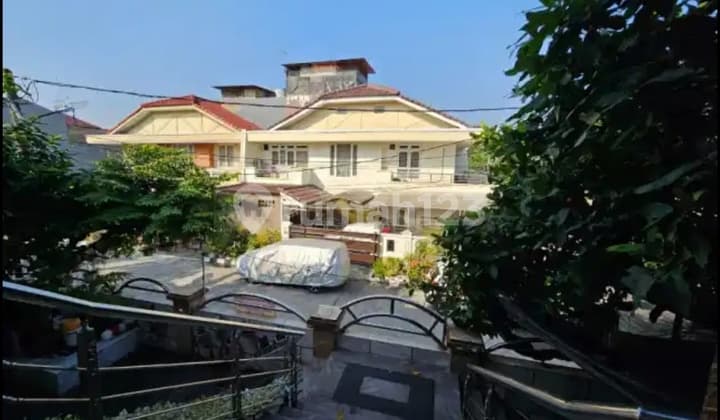Dijual Rumah Perumahan Green Garden Jakarta Barat Lt : 252 M² Lb : 400 M² 3 Lantai Bebas Banjir Security 24 Jam SHM Harga : 4,6M Nego