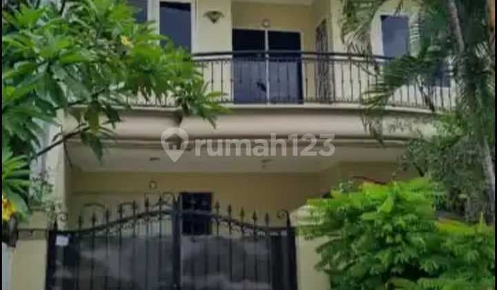 Dijual Rumah Intercon Kebon Jeruk , Jakarta Barat Uk : 8 X 18 M² Lt : 144 M² Lb : 185 M² 2 Lantai SHM Harga : 5,5M Nego
