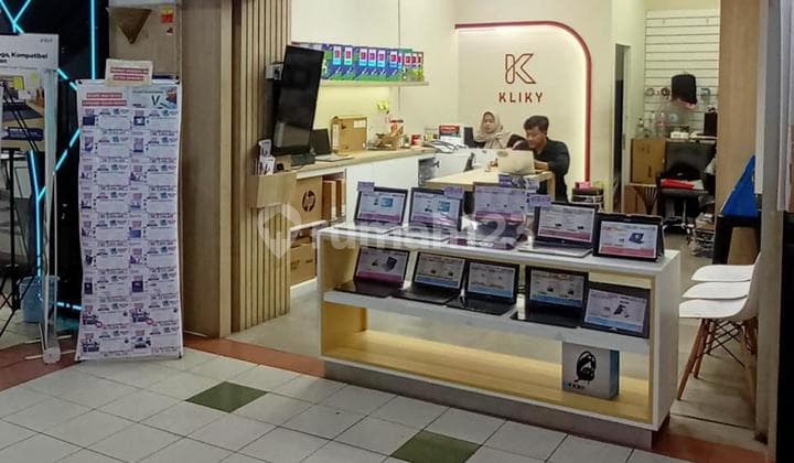 Dijual Kios Di Mall Ambasador Lt 2 Jl Prof Dr. Satrio Jakarta Selatan Kuningan Luas ±20m2 Sertifikat Hak Milik Strata Title. Lokasi Samping Escalator Kondisi Masih Disewa Orang Sd 20 Agst 2026 Letak Strategis Ramai Orang Lalu Lalang Harga 2.4 M Nego