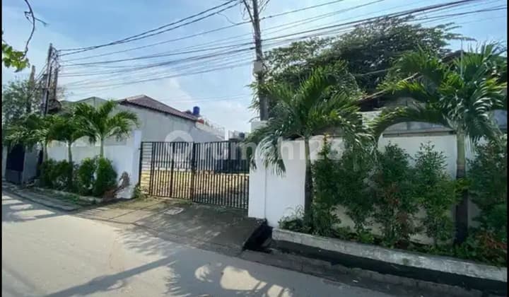 * Land for Sale with Hook*
Location: 130 Jl Akasia, Tajur, Ciledug District, Tangerang City
Size: 9m x 25m
Land Area: 225m²
SHM Certificate
* Part of the land is already elevated by 2m
* Land is fully fenced with concrete walls
* Accessible for 2 cars
Price: 1.4 billion (Negotiable)