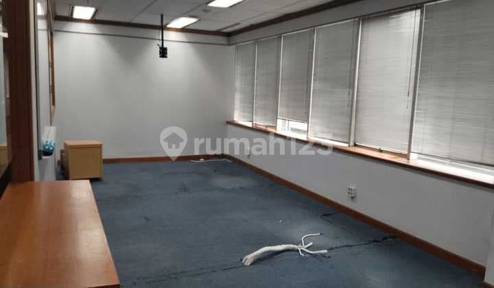 Office Space For Rent in Tomang
Starting from 50m2, 98m2, 150m2, 250m2, 350m2, 600m2, 1200m2, 2400m2 up to 3200m2
Office hours Monday-Friday 07:30-18:00
Price IDR 200k/m2 per month including service charge.
