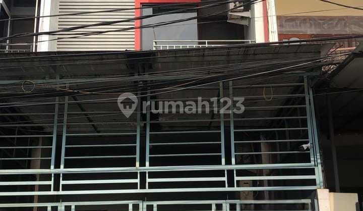 Dijual Rumah di Indraloka Grogol Wijaya kusuma JakBar SHM LT: 4x 15 = 60 m2 LB 120 m2 kamar pembantu : 1 carport/garasi : 1 mobil Hadap : timur Listrik : 4.400 W Harga : 2,1 M nett