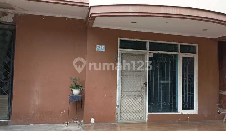 Dijual Rumah 2 Lantai di Permata Buana, Puri Kembangan, Jakarta Barat. LT 8X18 (144M2)/ LB 210M2 KT 3. KM 2 Sertifikat SHM Hadap Selatan Lebar Jalan 3 Mobil Carport : 1 Mobil Akses Tol Dekat Hanya 3 KM Rumah Siap Huni Harga 4.2M Nego