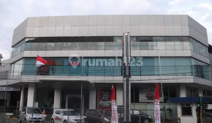 Dijual Gedung Komersial Letak Sangat Stategis Ex Show Room Mobil di Jl Gunung Sahari Raya Jakarta Utara - Shgb 2048 - Luas Tanah: 1.668 M2 - Dimensi: 32M X 52,1 M2 - Luas Bangunan: 1.542 M2 - Hadap Timur - Semifurnish Offering Price 60M (Negotiable)