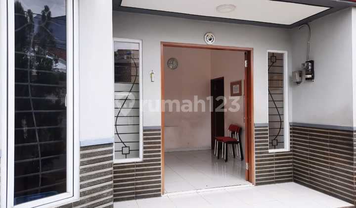 Dijual Rumah Perumahan Kosambi Baru Cengkareng - Jakbar Ideal untuk Office, Usaha, Warehouse, Workshop, Ataupun Kos-Kosan Lt: 230 M² (Hoek) Lb: 250 M² Kt: 7 Kmi: 1 SHM Listrik PLN 7700W Hadap Barat dan Utara (Hook) - Rp 3.2 M (Open Negosiasi)