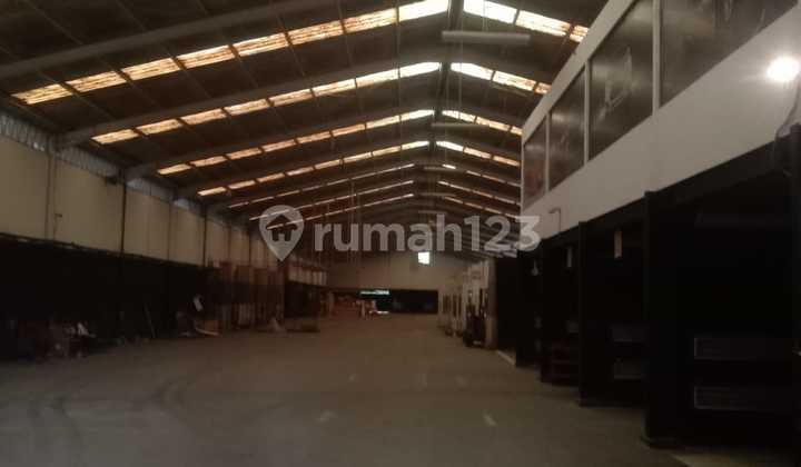 Dijual Gudang Taman Tekno BSD Tanggerang Banten. Dibangun: 2013 - Shgb - Luas Tanah: 6.600 M2 - Luas Bangunan: 4.088 M2 - Dimensi: 48 M X 137,5 M2 - Biaya IPL + Air: Sekitar 9,2Jt Per Bulan. - Daya Listrik: 164.000 Watt Price: 119M (Negotiable)