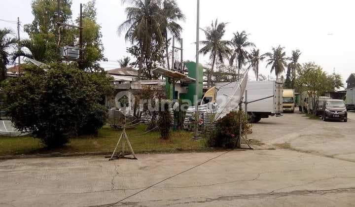 Gudang di Kamal Jakarta Barat LT 10.000M2 . LB 6000M2 Ijin IMB Gudang Listrik : 105 Kva Air : Tanah dan Pam Harga : 8Jt / M² Nego