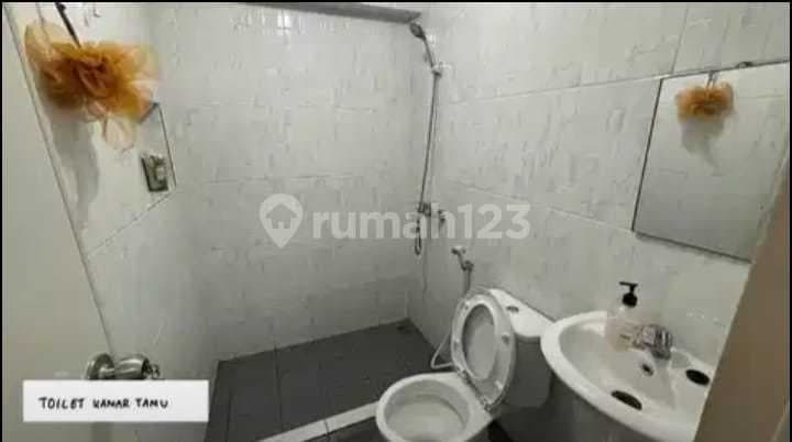 Dijual Gudang + Rumah Tinggal Kapuk Raya Cengkareng Jakarta Barat Luas Tanah : 1.000 M Luas Bangunan : 655 M SHM Pribadi Listrik : 66.000 Watt Kt : 6+1 Km : 6 AC 9 Unit Gudang Industri Harga : 12M
