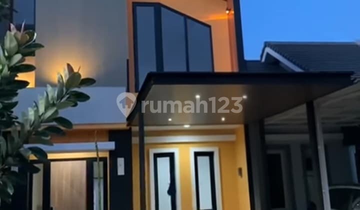 Dijual Rumah Baru di Alam Sutera, Jelita Siap Huni Luas Tanah 6 X 17 = 102 M² Luas Bangunan 150 M² Kamar Tidur 5+1 Kamar Mandi 3+1 SHM Hadap Selatan Tingkat 2 Lantai 2200 W (Token) PDAM Harga Jual 2,75 M Nego