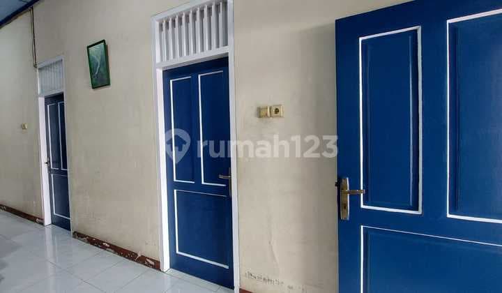 Dijual Rumah Siap Huni Perumahan Citra 1 Ext, Kalideres 2 Lantai Lt : 6 X 20 M² Lb +/- : 185 M² Kmr Tidur : 5 +1 Kmr Mandi : 2 (Didalam Kamar Utama 1 & 1 di Samping Dapur) Garasi : 2 Mobil Listrik : 2,200 Watt Row Jalan Besar Harga 1,750 M Nego