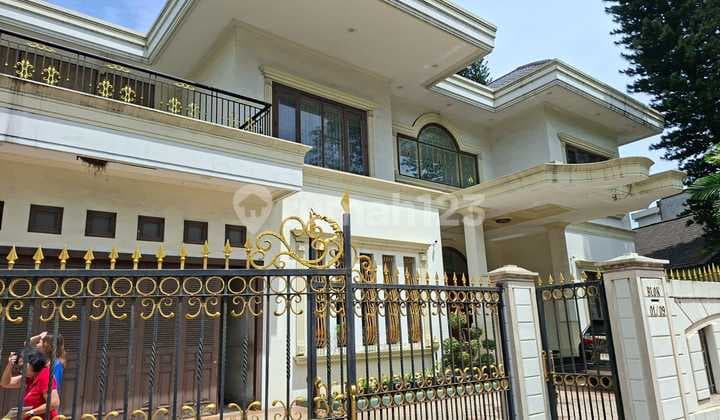 Luxury House in Villa Melati Mas Tangerang Land Area: 770 Building Area: 800 (2 floors) Pocket-shaped Land Front Width: 24 Rear Width: 28 Left Length: 29.5 Right Length: 31 Bedrooms: 4 Ensuite + 1 Bathrooms: 4+1 Electricity: 16,500 W Marble Flooring SHM Price: 17M Negotiable