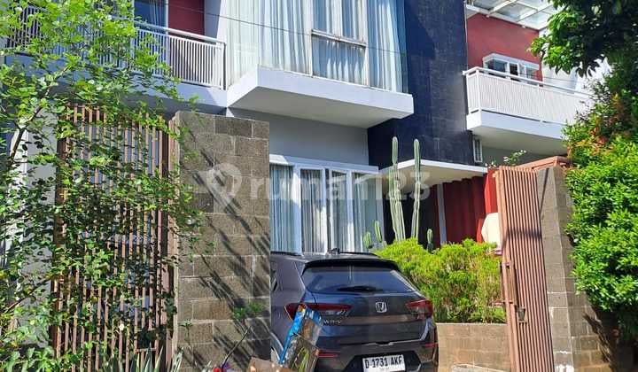 Dijual dan Sewa, Rumah Siap Huni di Citra Gran Cibubur
