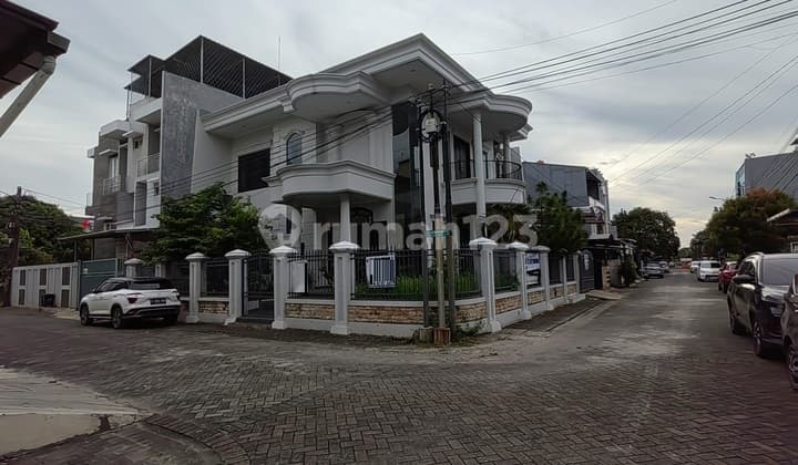 Rumah Lux Dijual, Harga Turun, Telah di Renov, Kondisi Prima, LT 240 (15X16),Lb: 356M2, SHM, Hook, Hadap Timur-Utara, Citra Garden 2, Jakarta Barat