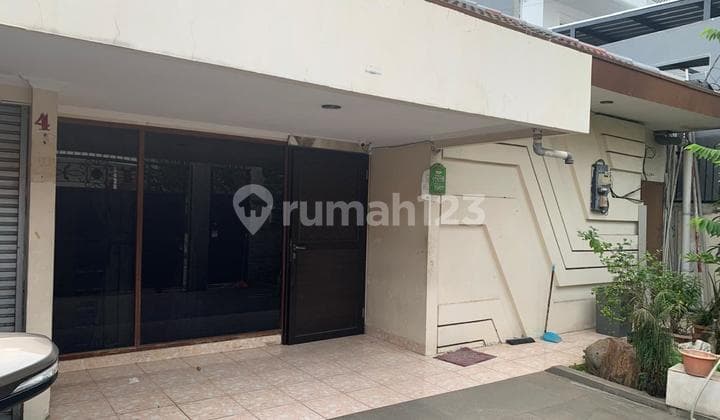 Turun Harga, Rumah 2 Lantai Petojo Selatan Jakarta Pusat