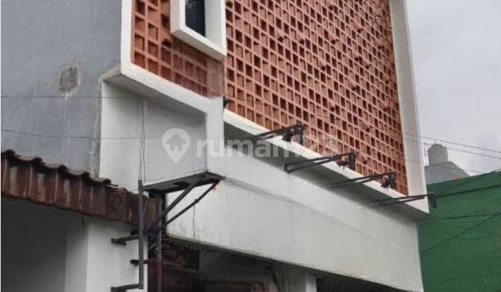 Kios Strategis di Kedoya Selatan